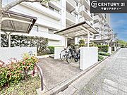 駐輪場完備で、お子さまの自転車や通勤用の自転車も安心して置けます。ご家族にもうれしい便利な設備です。空き状況もお気軽にお問い合わせください。