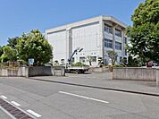 富里市立七栄小学校まで970m