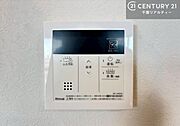 ボタンのスイッチや自動でお風呂の準備が整うため、わざわざ浴室に行ってお湯を入れたり継ぎ足したりする必要がなく便利ですね！