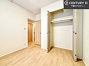 収納が充実しているからこそ、お部屋はいつも広々。掃除や片付けもラクになり、居心地の良い暮らしが続きます。