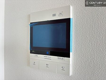 TVモニター付きインターホンを備え、訪問者を映像で確認してから対応できるため、防犯面も安心です。お子様のお留守番時にも心強く、ご家族の安心・安全な暮らしをサポートします。