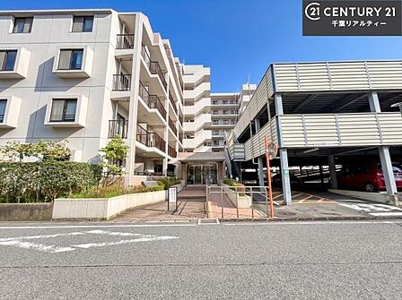 物件探しのご条件・ご要望・ご質問など、何なりと弊社スタッフまでお申し付けください!不動産に関することなら、どのようなことでも誠心誠意対応させて頂きます。