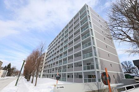 本物件は2階部分に位置し、西向きのため、陽当たりの良いお部屋となっております。
