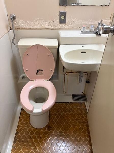 トイレでございます。
