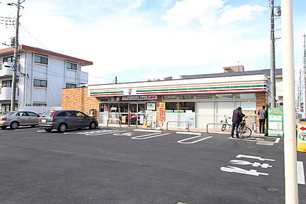 セブンイレブン鶴ヶ島市役所通り店まで545m