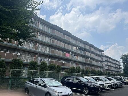 買い物施設が徒歩10分圏内にあり便利!