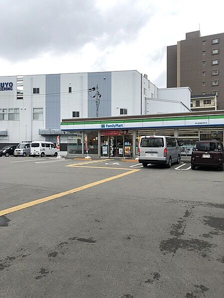 ファミリーマート東大阪御厨栄町店まで289m