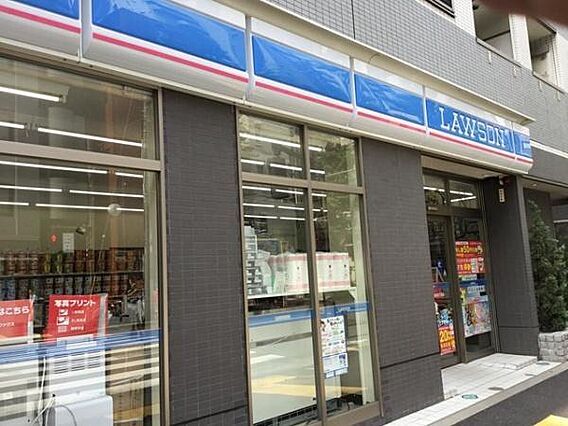 ローソン新宿下...