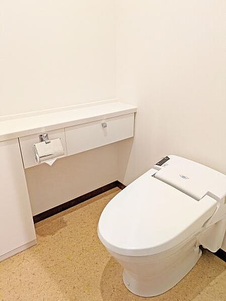 トイレは落ち着きある空間と清潔感あるお好みの香りをまとい演出することでいつもキレイを保つことができます。お好みのインテリアを配置してカスタマイズして下さい。