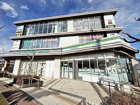 ファミリーマート梶が谷駅南店まで1510m