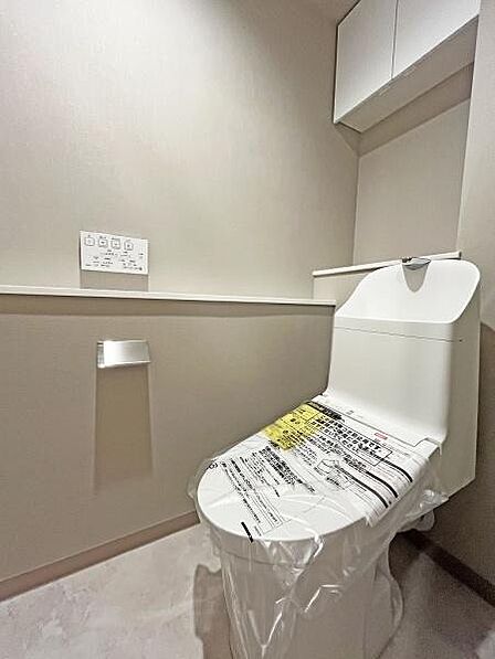 トイレは落ち着きある空間と清潔感あるお好みの香りをまとい演出することでいつもキレイを保つことができます。お好みのインテリアを配置してカスタマイズして下さい。