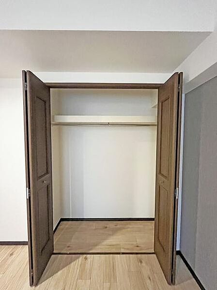 たっぷり入るキッチン収納。本物件のセールスポイントの1つとして、、圧倒的な収納力が自慢です。