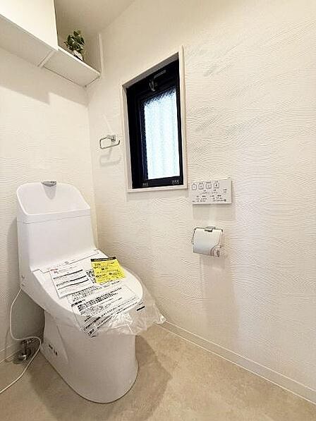 トイレは落ち着きある空間と清潔感あるお好みの香りをまとい演出することでいつもキレイを保つ事ができます。