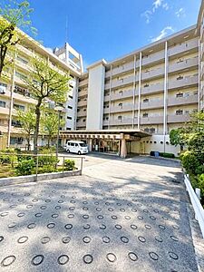 外観:物件選びの際、環境、広さ、間取り、設備仕様、デザイン、外観の様子、気になるポイントは多々ございますが、「資産価値」という視点で見た場合、その基準は1つ、ズバリ「立地」です。 外観:物件選びの際、環境、広さ、間取り、設備仕様、デザイン、外観の様子、気になるポイントは多々ございますが、「資産価値」という視点で見た場合、その基準は1つ、ズバリ「立地」です。