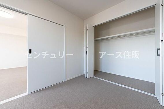 「天井まで伸び...