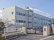 横浜市立下永谷小学校まで660m、横浜市立下永谷小学校