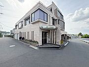 ここから始まる「日常」はご家族にとって大切で貴重な時間。少しでも豊かに、少しでも快適に。そんな想いから生まれた本邸宅は、これから先のお住まいをきっと支えてくれるはずです。