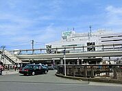 ルミネウィング大船まで1177m、駅と直結便利なショッピング施設です。特に食品やお菓子の店が充実しています。