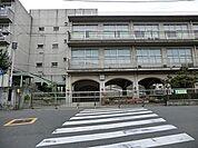 横浜市立老松中学校まで458m