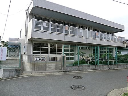 鶴ケ峰幼稚園まで876m、保育内容は体力作りに重点をおいています 心身ともにバランスのとれた健やかな子