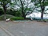 周辺：荏田第三公園まで1169m、愛和幼稚園の西の丘陵地にある緑豊かな公園です。樹木林の間に階段や坂の遊歩道が整備され、自然を楽しめるつくりになっています
