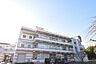 周辺：守谷市立松前台小学校まで250m、お子さまを育む学校が身近にあります。お子さまの通学も安心です。