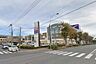 周辺：MrMax守谷店まで1100m、生活日用品・DIY用品・ガーデニング用品など揃うホームセンター。