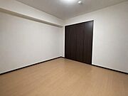 ゆとりある7帖の洋室。ベッドやデスクを置いても余裕があり、寝室や子ども部屋として快適にお使いいただけます。※室内写真はCGでイメージ加工を施しています。