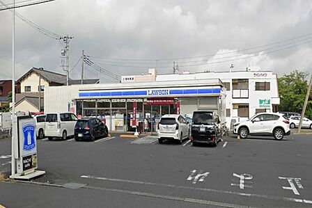 ローソン土浦城北町店まで600m、24時間営業で日々の生活に便利なコンビニ。
