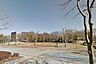周辺：竹園公園まで990m、近隣には公園もあり、子育て世代に嬉しい住環境！