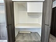 リビング収納。キッチンから近い位置にあり、様々な用途で活躍しそうです。