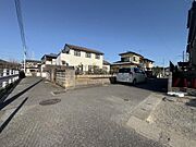 車通りも少ないため、落ち着いた暮らしができます！