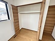 子供部屋にもたっぷり収納のクローゼットが付いています！