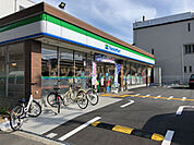 ファミリーマート東中浜六丁目店まで313m