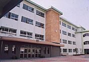 和歌山市立貴志小学校まで444m