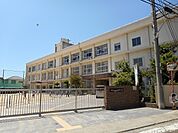 和歌山市立四箇郷小学校まで1680m