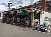 セブンイレブン和歌山黒田店まで364m