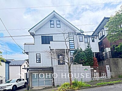 外観:表現された空間は豊かな光と風を纏い、暮らしの時間を豊かにしてくれます。 外観:表現された空間は豊かな光と風を纏い、暮らしの時間を豊かにしてくれます。