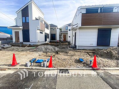 外観：住む人を映し出す洗練された佇まいは、いつまでも輝き続けながらいつしか街の風景に溶け込んでいきます。