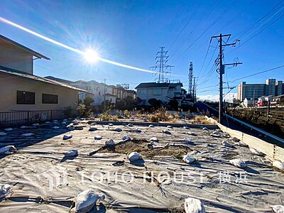 外観：季節の移ろいを身近に感じる、自然豊かで閑静な住宅地で快適な毎日を。