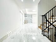 帰り着くたびに洗練されたテイストの空間に迎えられ誇りと喜びを感じる玄関まわりです。