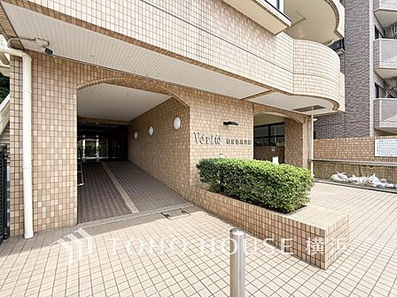 帰宅されるご家族や訪れる方を優しく迎え、安らぎに満ちた生活空間を予感させてくれます。