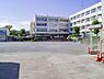 周辺：横浜市立新橋小学校　950m　徒歩12分。小学校が近いのは子育てファミリーにもおすすめのポイント。 