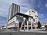 周辺：らびすた新杉田　950m　JR「新杉田」駅直結。30以上の専門店やモールを擁すショッピングモール。 