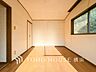 室内：太陽の恵みを感じるぬくもりあふれる空間。