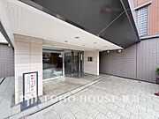 帰宅されるご家族や訪れる方を優しく迎え、安らぎに満ちた生活空間を予感させてくれます。
