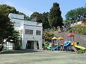横浜ルンビニー保育園　450m　仏教保育を基本とし、園児の心身の発達を助ける保育を行なっています。 