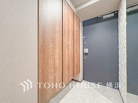 シューズクローク完備でたくさんの靴をしっかり収納。