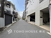 生活利便に優れた住環境に立地し、ゆとりある生活が送れます。
