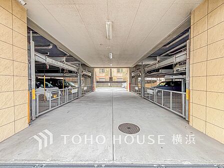 敷地内駐車場(空き状況はお問い合わせください)。